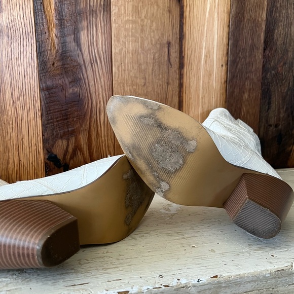 JustFab Jessie James Decker White “Crocodile” Booties - Picture 5 of 7